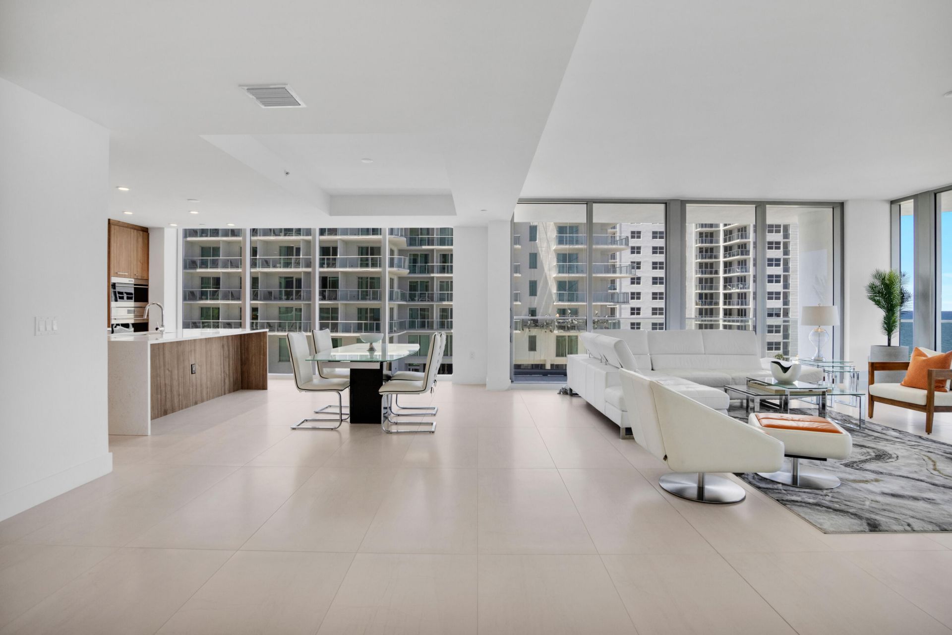 151 N Seabreeze Boulevard N, Unit 504, Fort Lauderdale, FL 33304 Photo