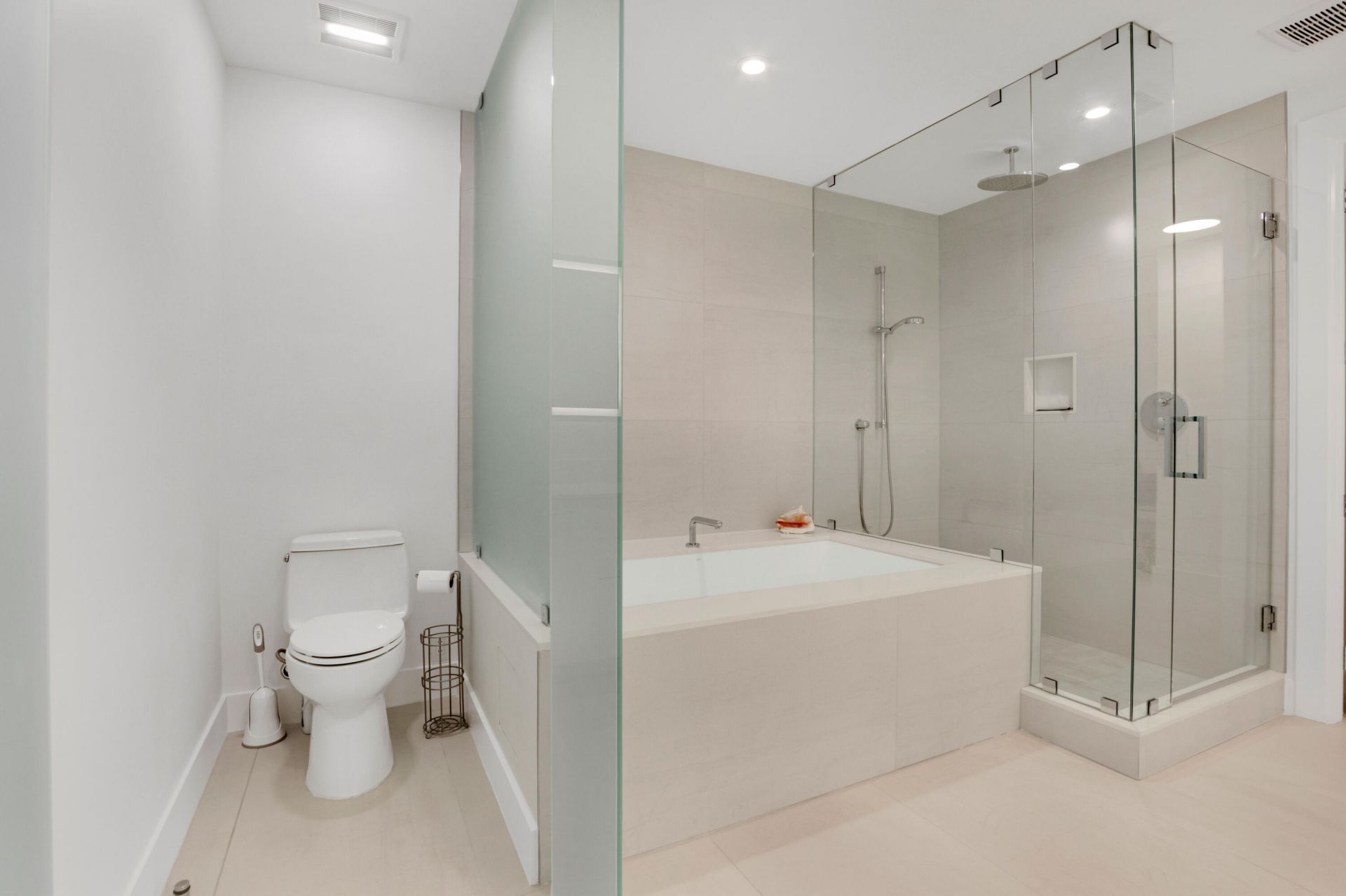 151 N Seabreeze Boulevard N, Unit 504, Fort Lauderdale, FL 33304 Photo