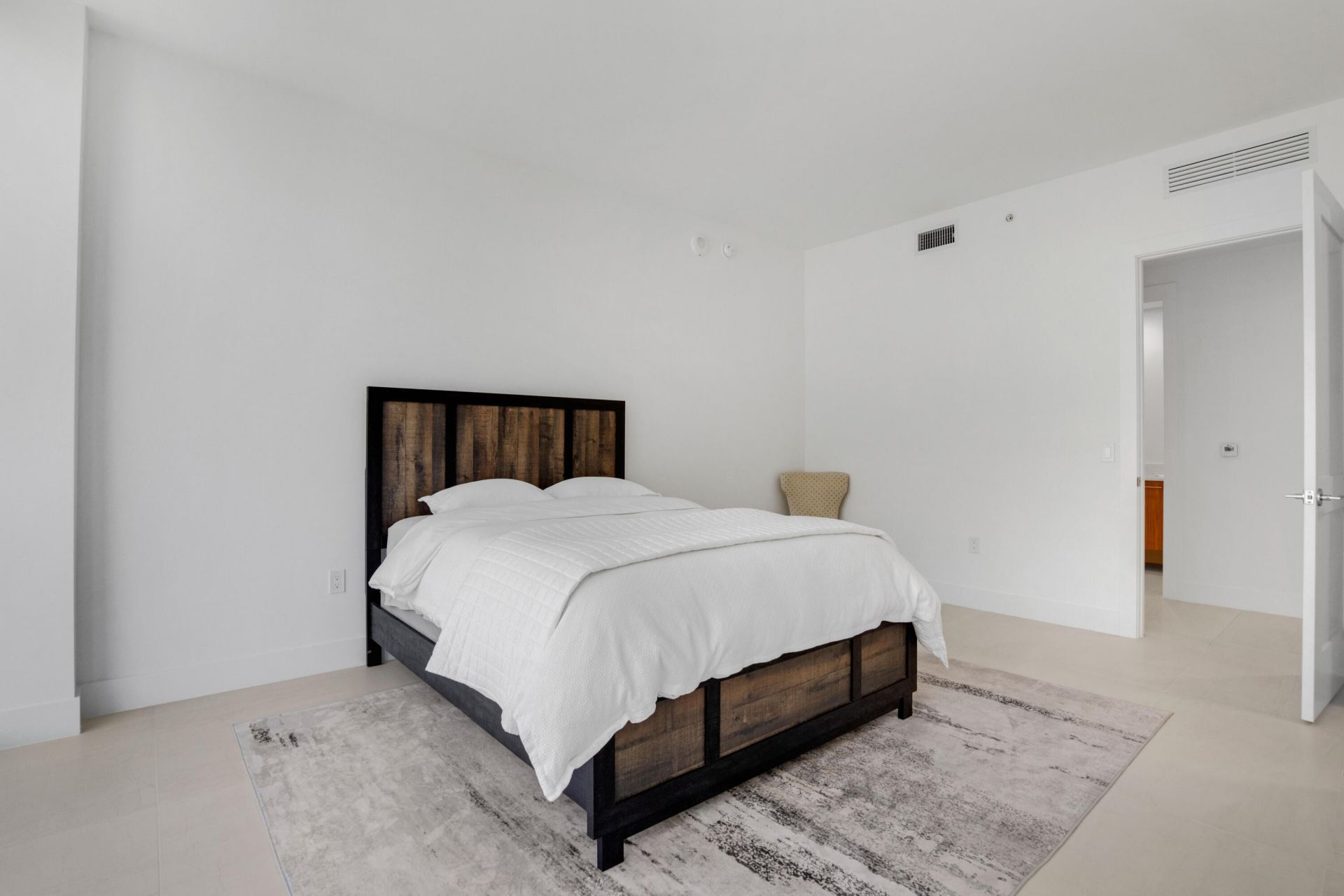 151 N Seabreeze Boulevard N, Unit 504, Fort Lauderdale, FL 33304 Photo