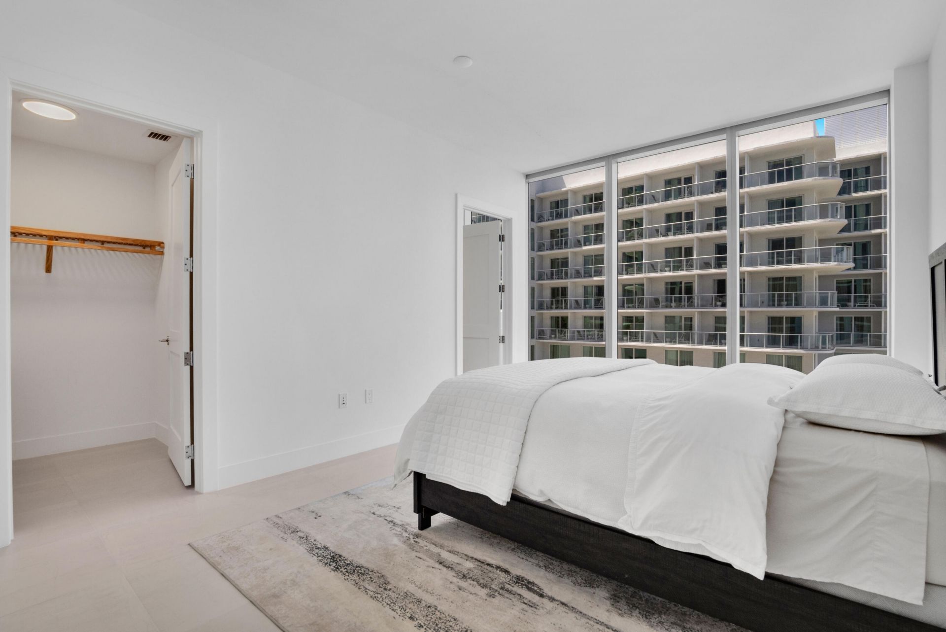 151 N Seabreeze Boulevard N, Unit 504, Fort Lauderdale, FL 33304 Photo