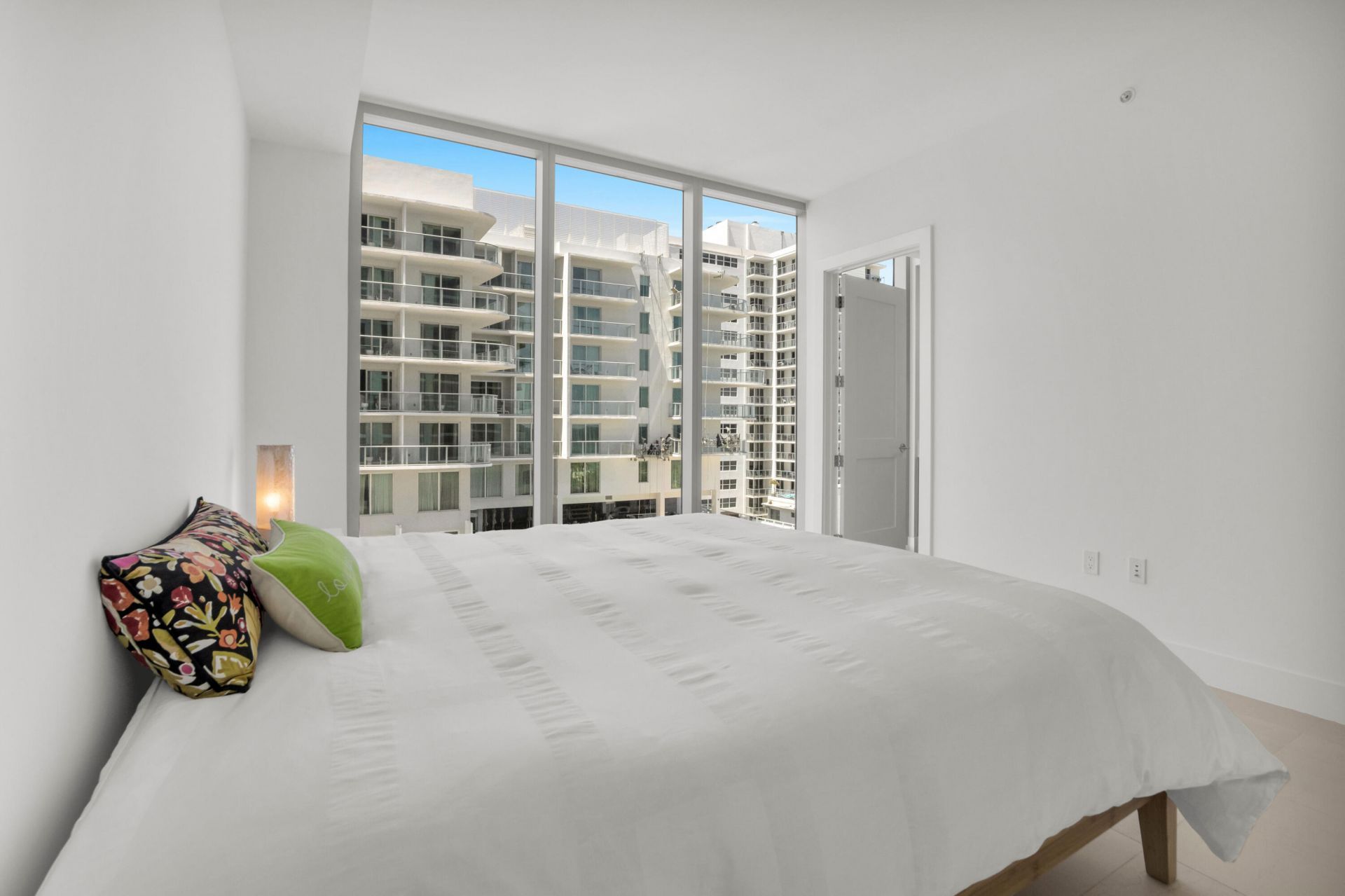 151 N Seabreeze Boulevard N, Unit 504, Fort Lauderdale, FL 33304 Photo