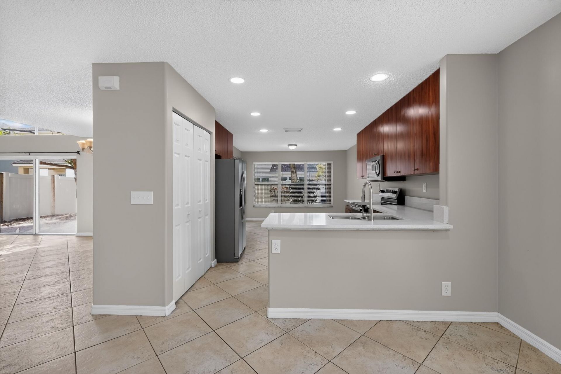 5287 SW 38th Way, Fort Lauderdale, FL 33312 Photo