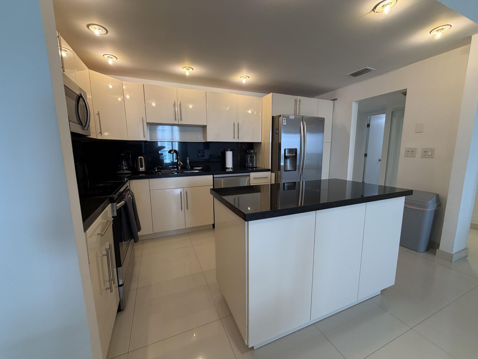 19390 Collins Avenue, Unit 1603, Sunny Isles Beach, FL 33160 Photo