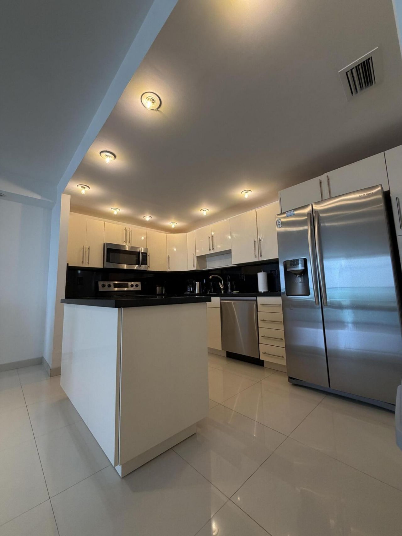 19390 Collins Avenue, Unit 1603, Sunny Isles Beach, FL 33160 Photo
