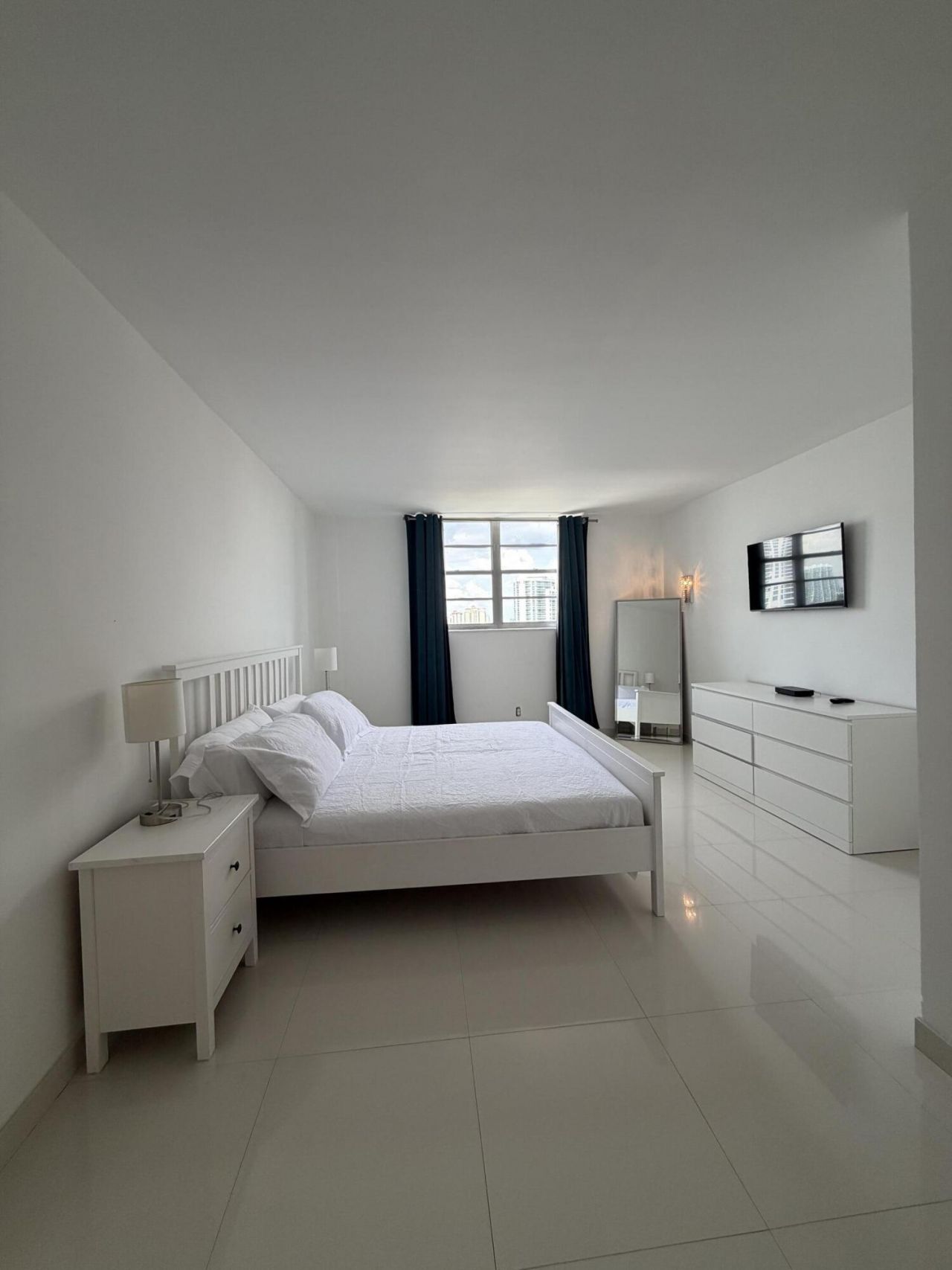 19390 Collins Avenue, Unit 1603, Sunny Isles Beach, FL 33160 Photo