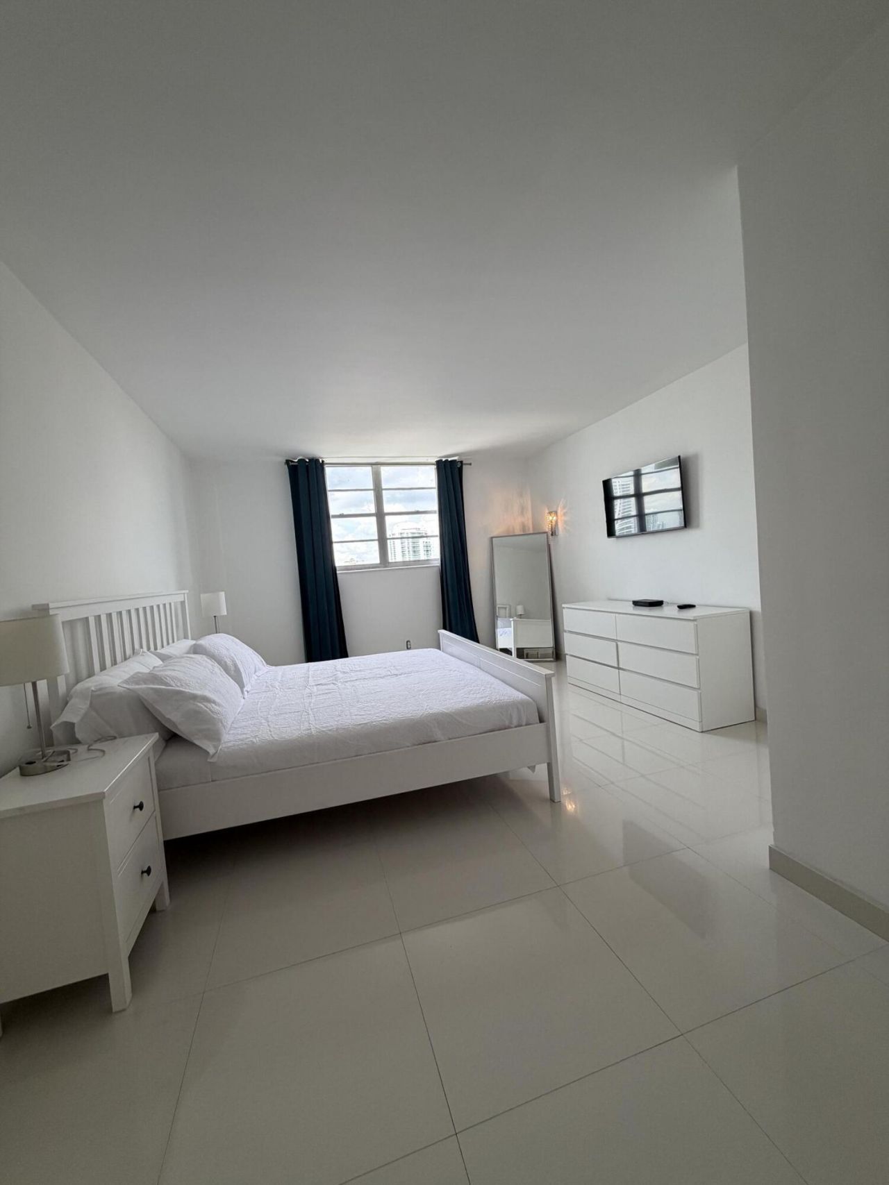 19390 Collins Avenue, Unit 1603, Sunny Isles Beach, FL 33160 Photo