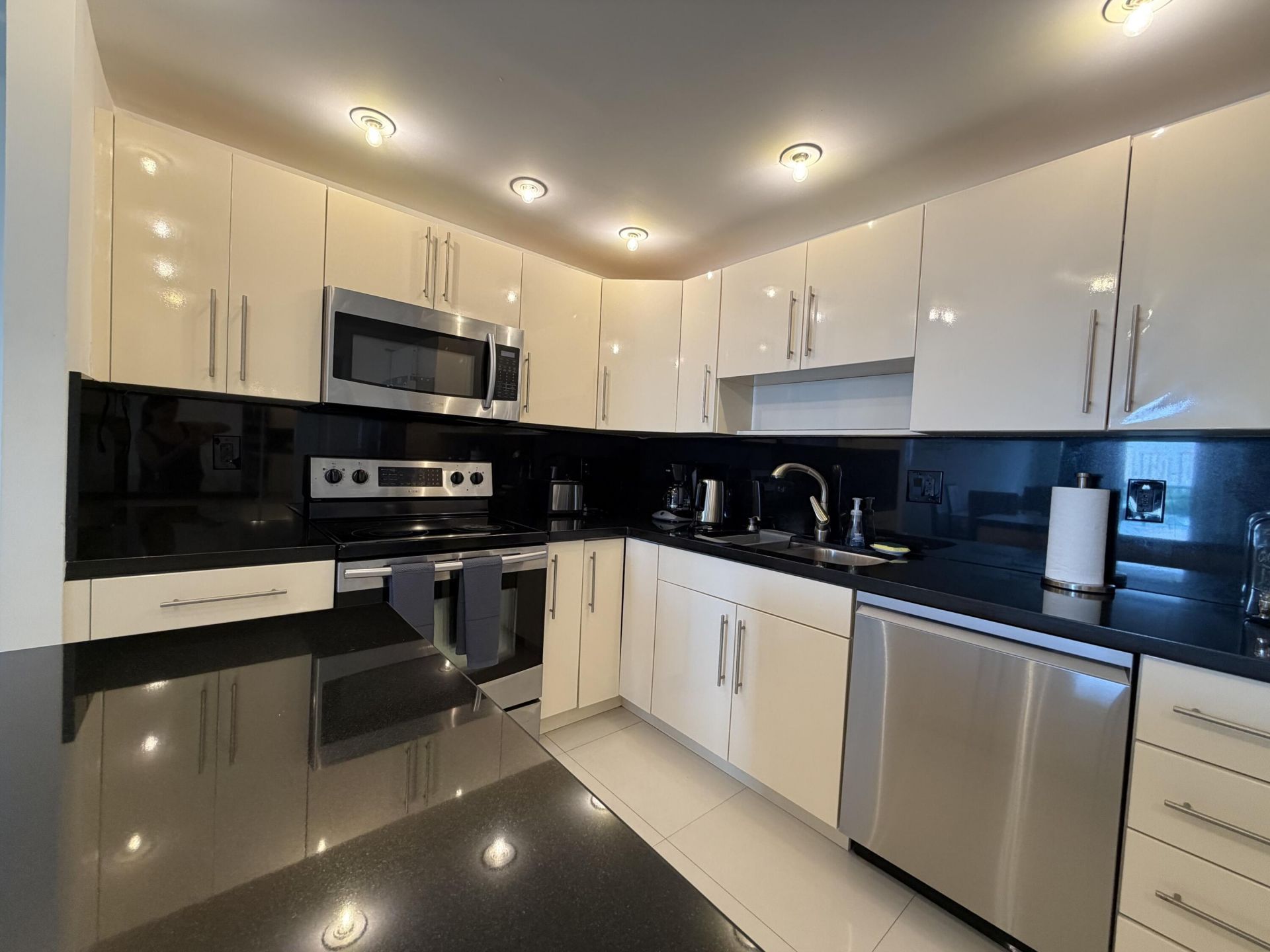 19390 Collins Avenue, Unit 1603, Sunny Isles Beach, FL 33160 Photo