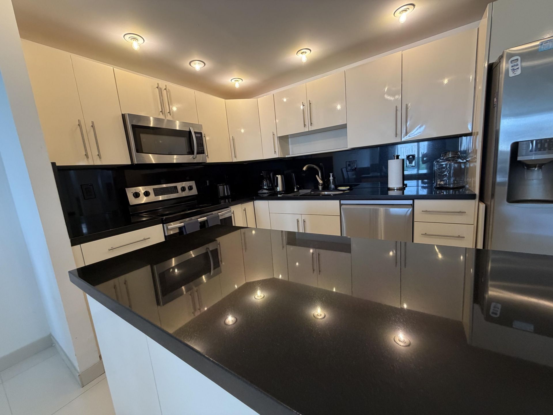 19390 Collins Avenue, Unit 1603, Sunny Isles Beach, FL 33160 Photo