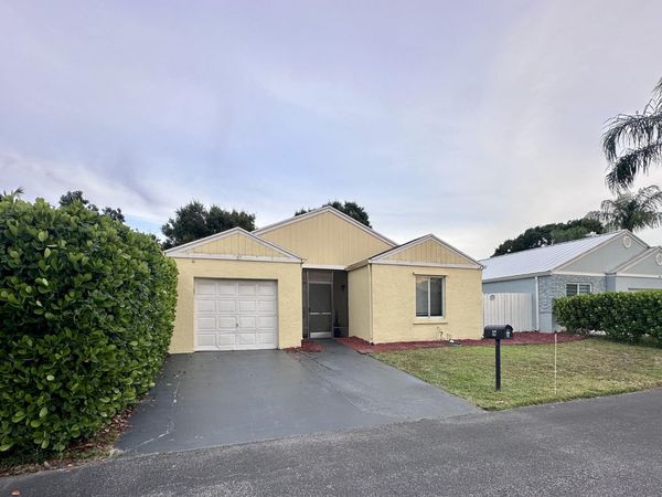57 Buxton Lane, Boynton Beach, FL 33426
