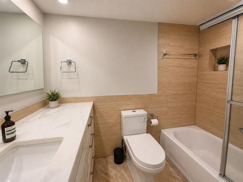 4030 W Palm Aire Drive, Unit 402, Pompano Beach, FL 33069 Photo