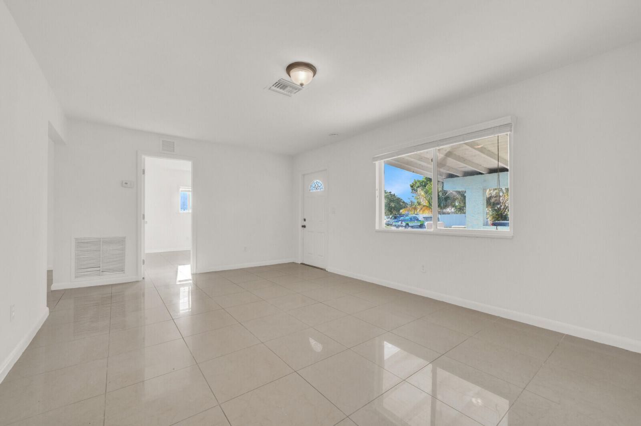 3360 Florida Boulevard, Palm Beach Gardens, FL 33410 Photo