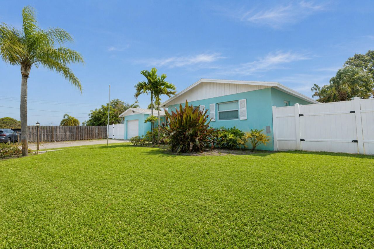 2395 Edgewater Drive, West Palm Beach, FL 33406 Photo