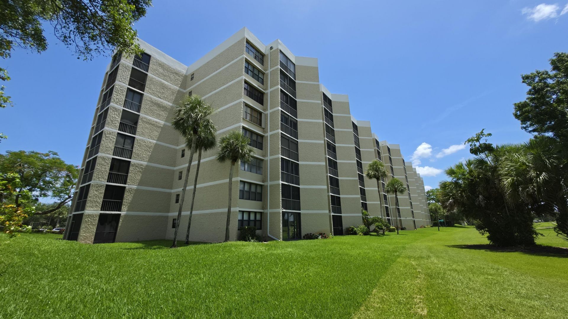 16300 Golf Club Road, Unit 613, Weston, FL 33326 Photo