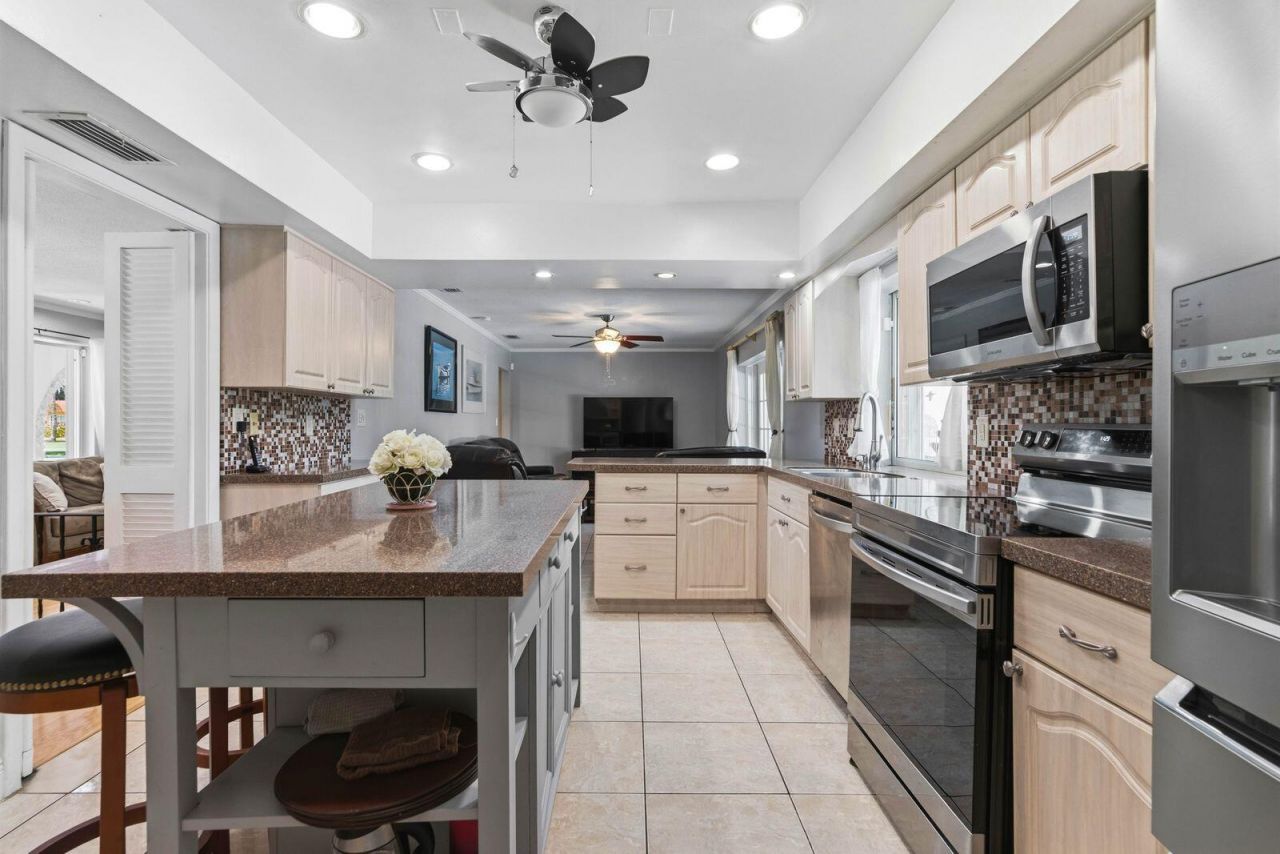 7381 SW 9th Street, Plantation, FL 33317 Photo