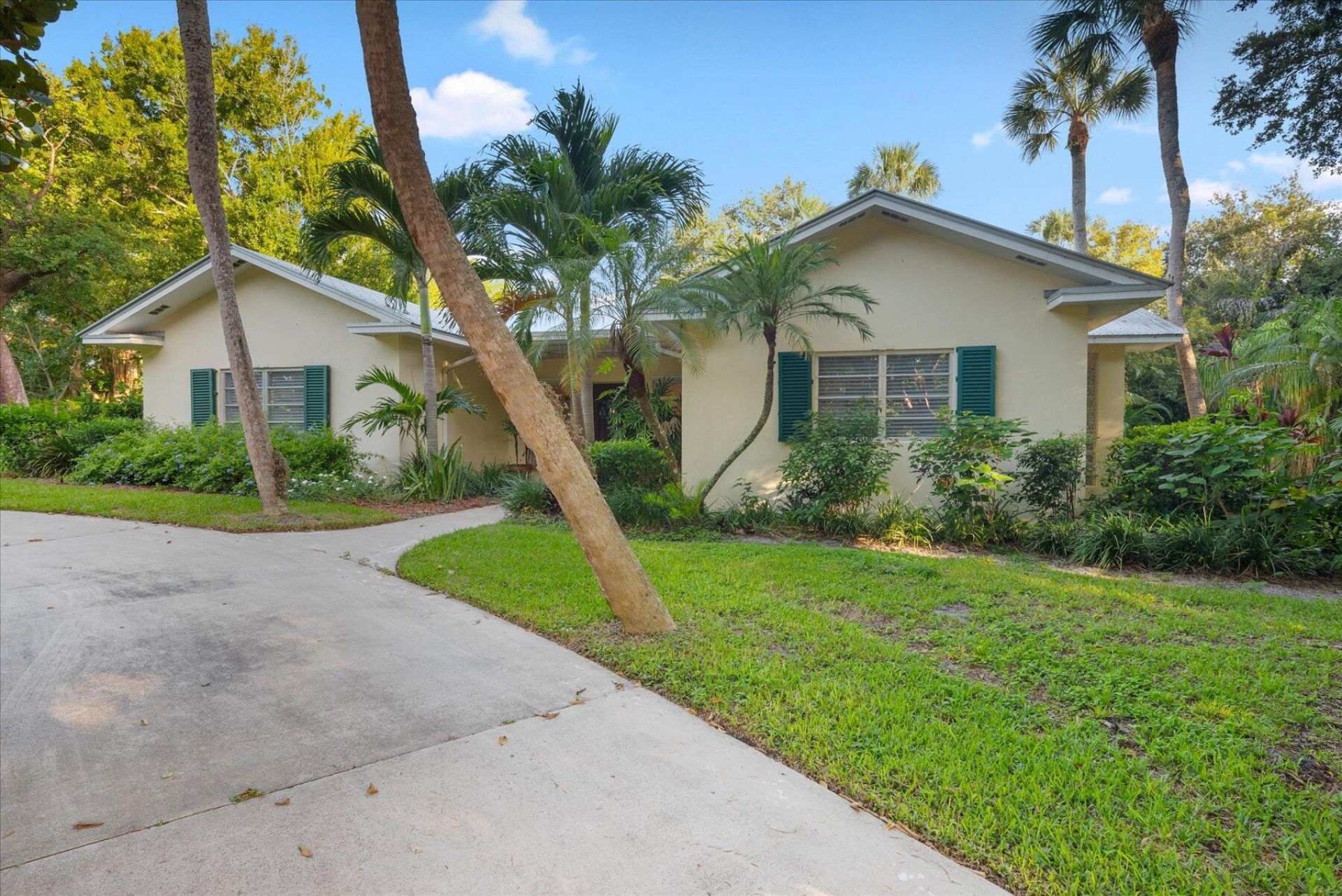 24/22 Via Lucindia Drive, Sewalls Point, FL 34996 Photo