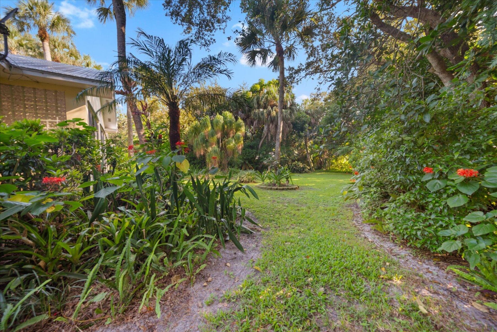 24/22 Via Lucindia Drive, Sewalls Point, FL 34996 Photo