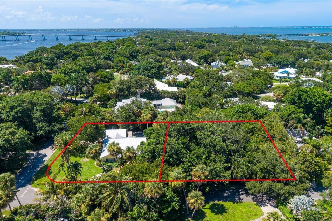 24/22 Via Lucindia Drive, Sewalls Point, FL 34996 Photo