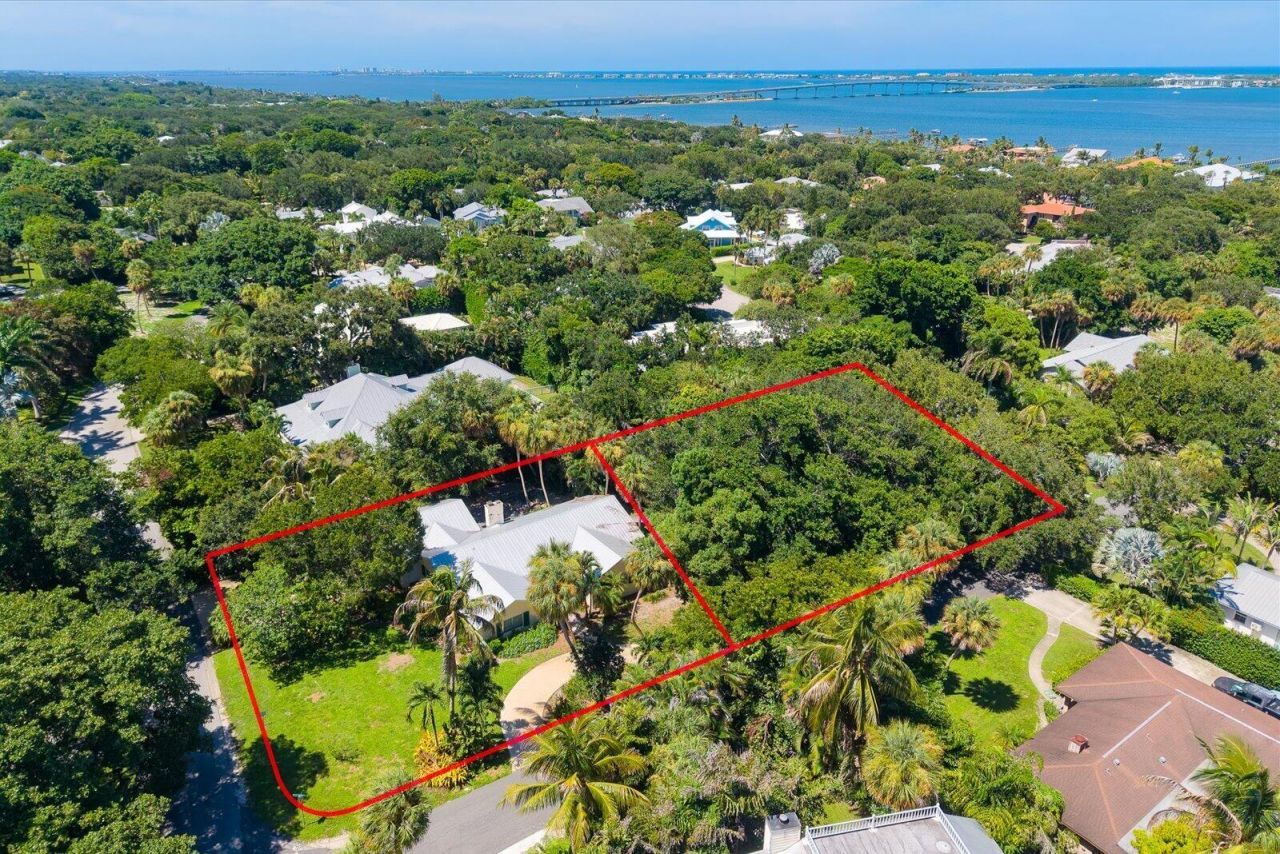 24/22 Via Lucindia Drive, Sewalls Point, FL 34996 Photo