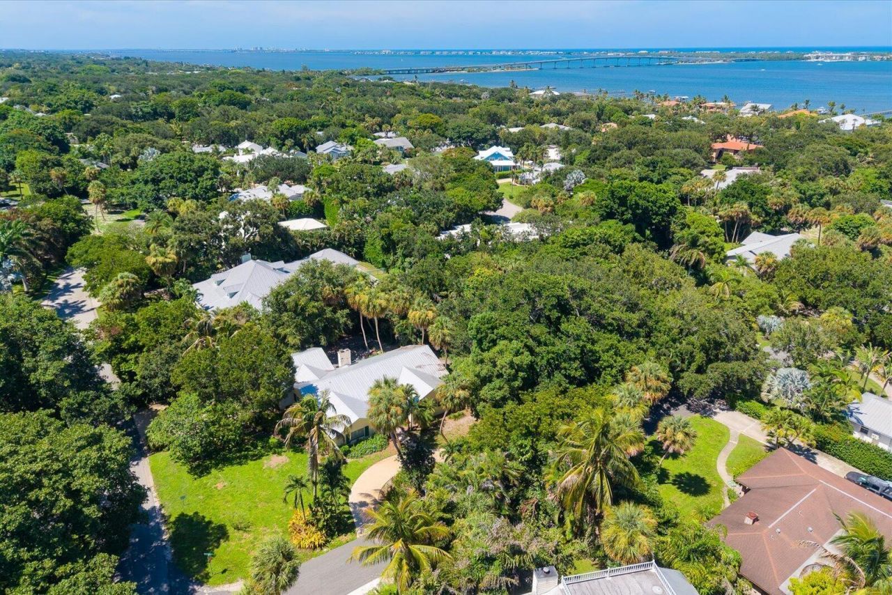 24/22 Via Lucindia Drive, Sewalls Point, FL 34996 Photo