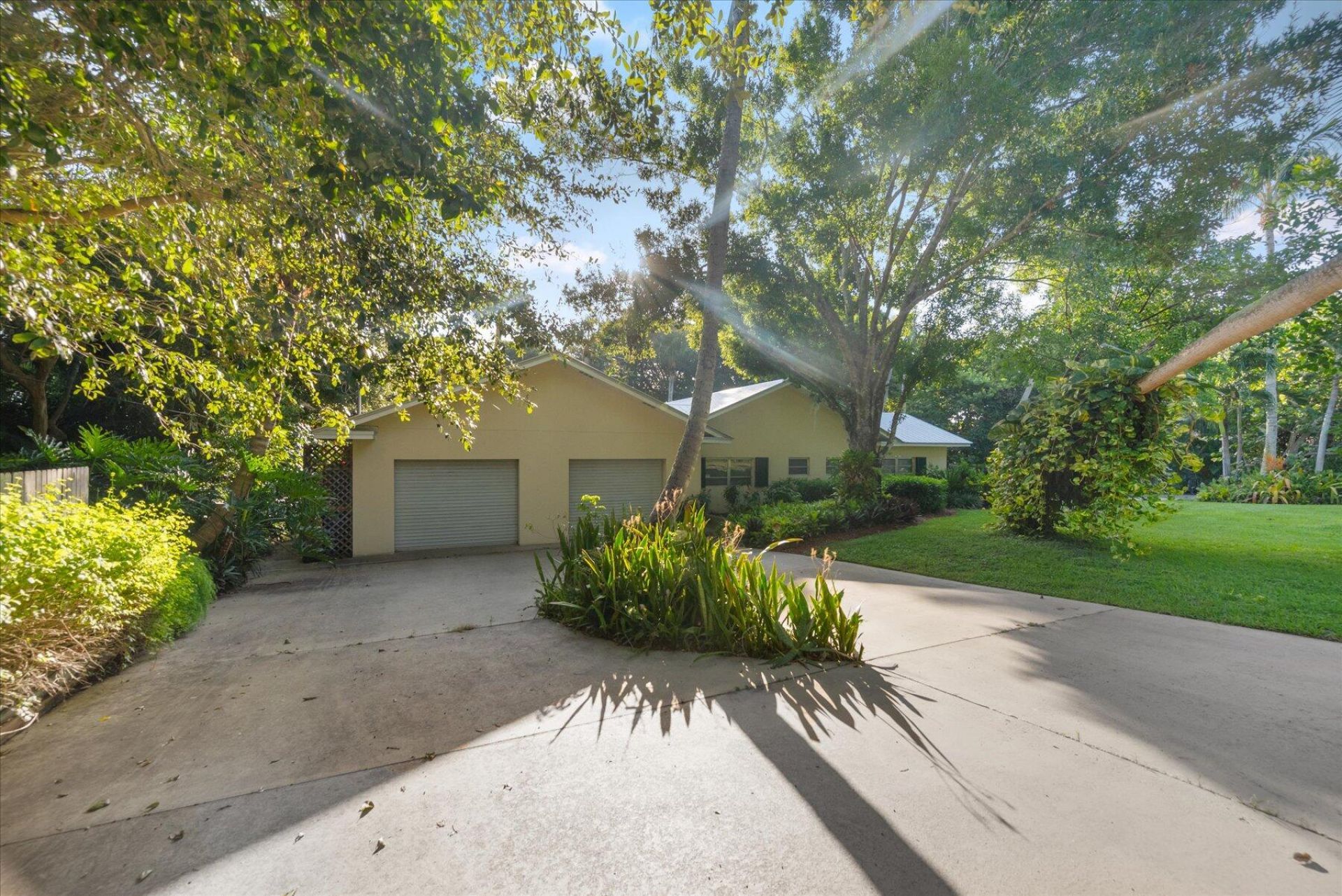 24/22 Via Lucindia Drive, Sewalls Point, FL 34996 Photo
