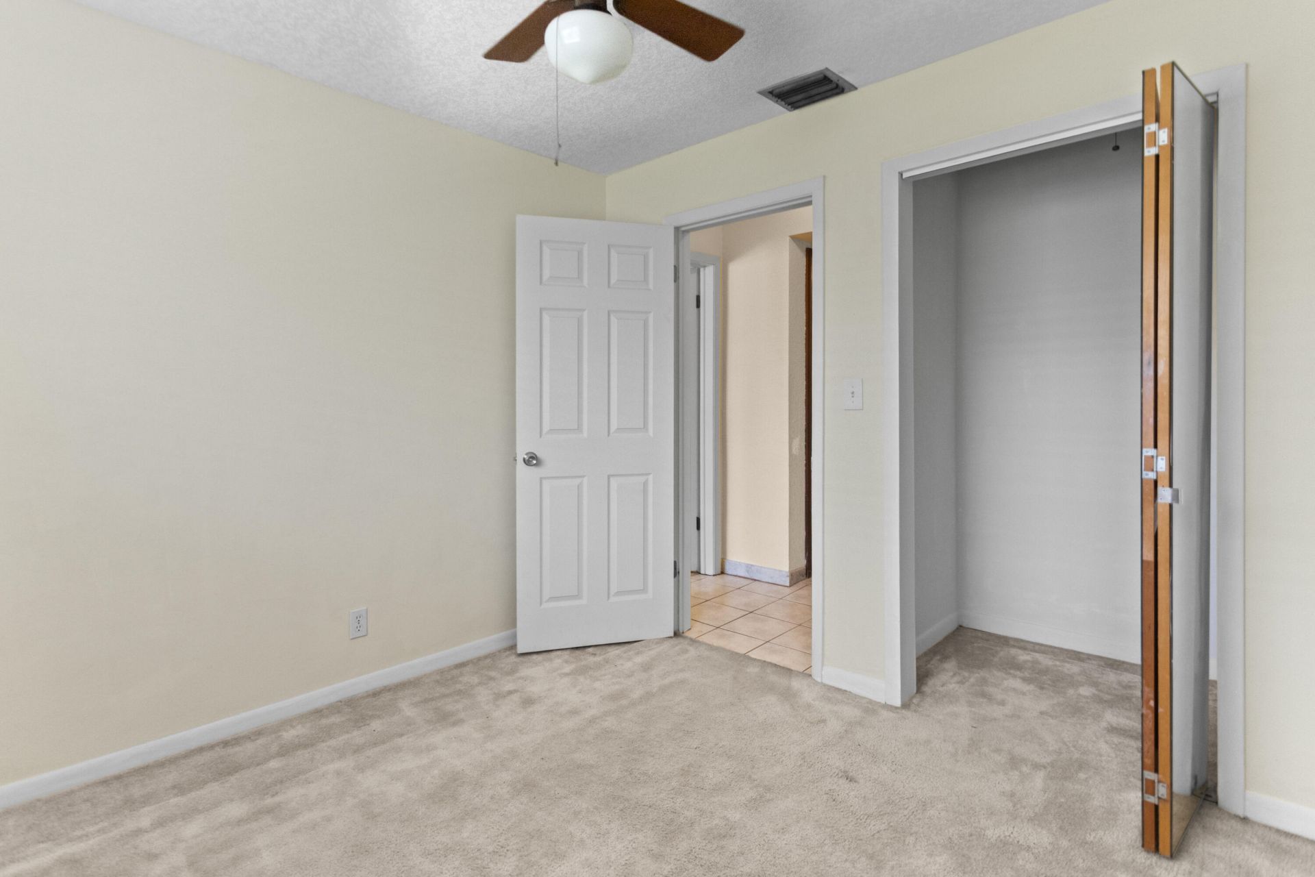880 E Acre Drive, Plantation, FL 33317 Photo