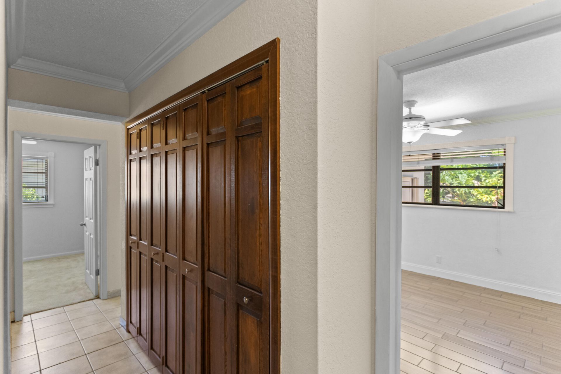 880 E Acre Drive, Plantation, FL 33317 Photo