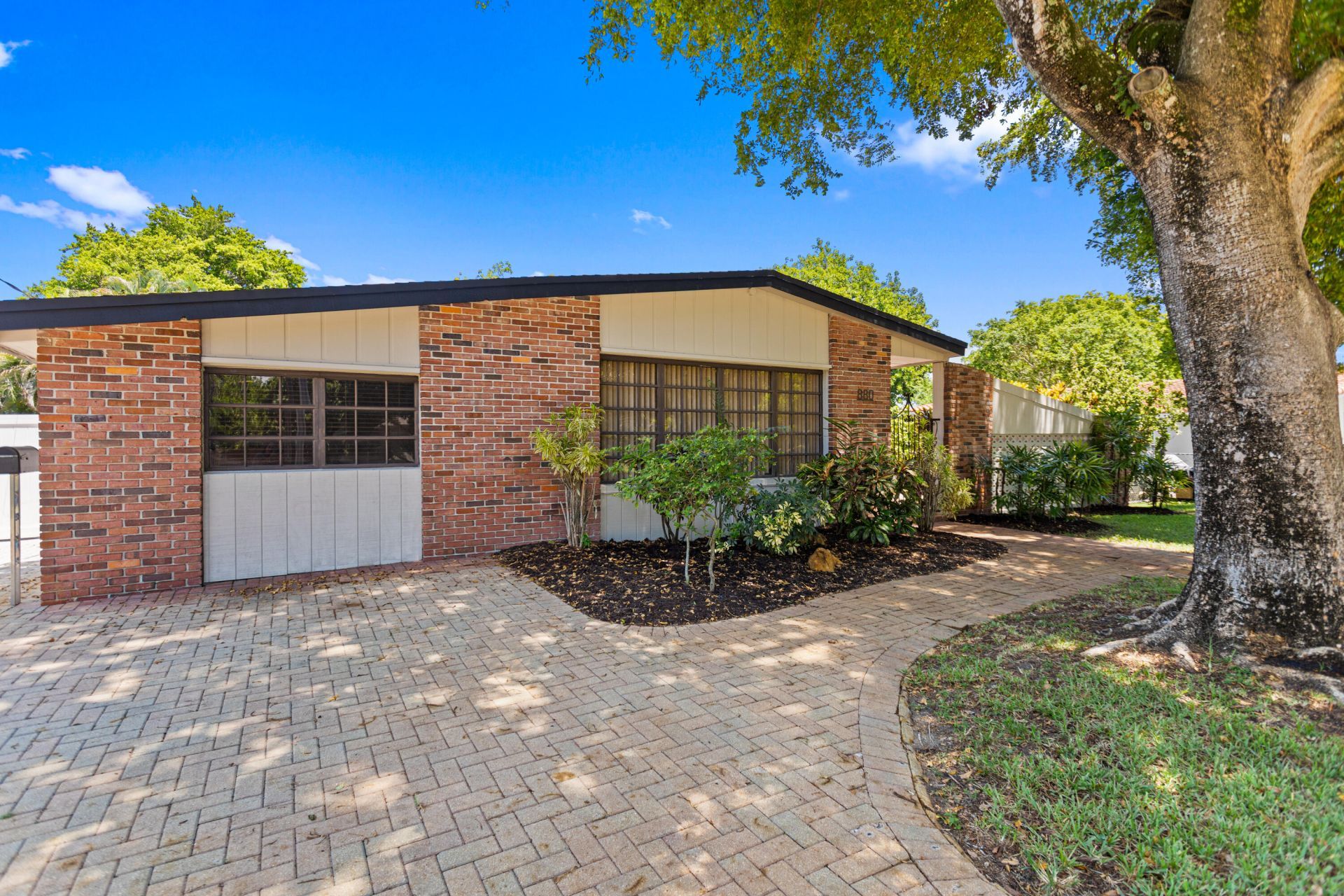 880 E Acre Drive, Plantation, FL 33317 Photo