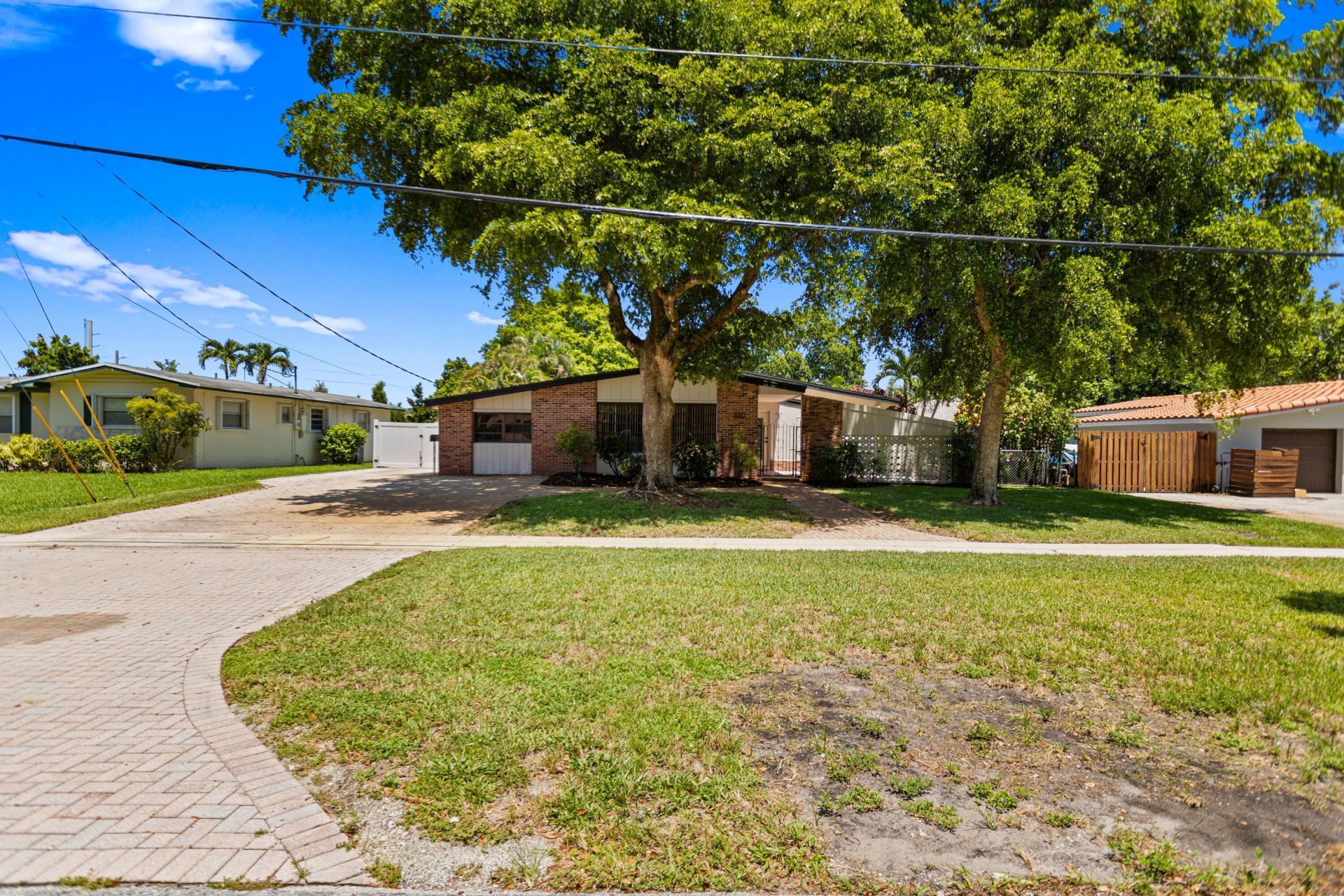 880 E Acre Drive, Plantation, FL 33317 Photo