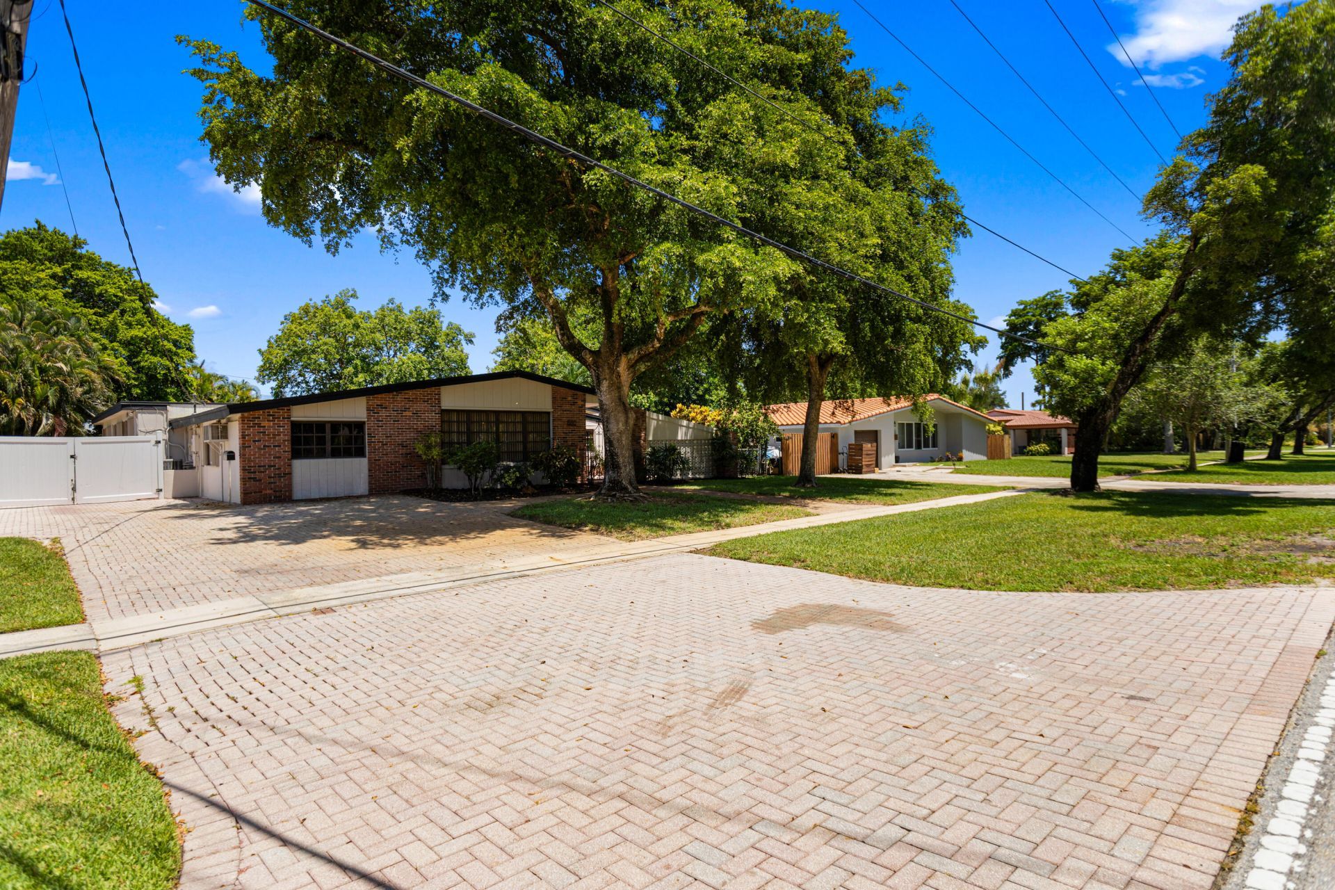 880 E Acre Drive, Plantation, FL 33317 Photo