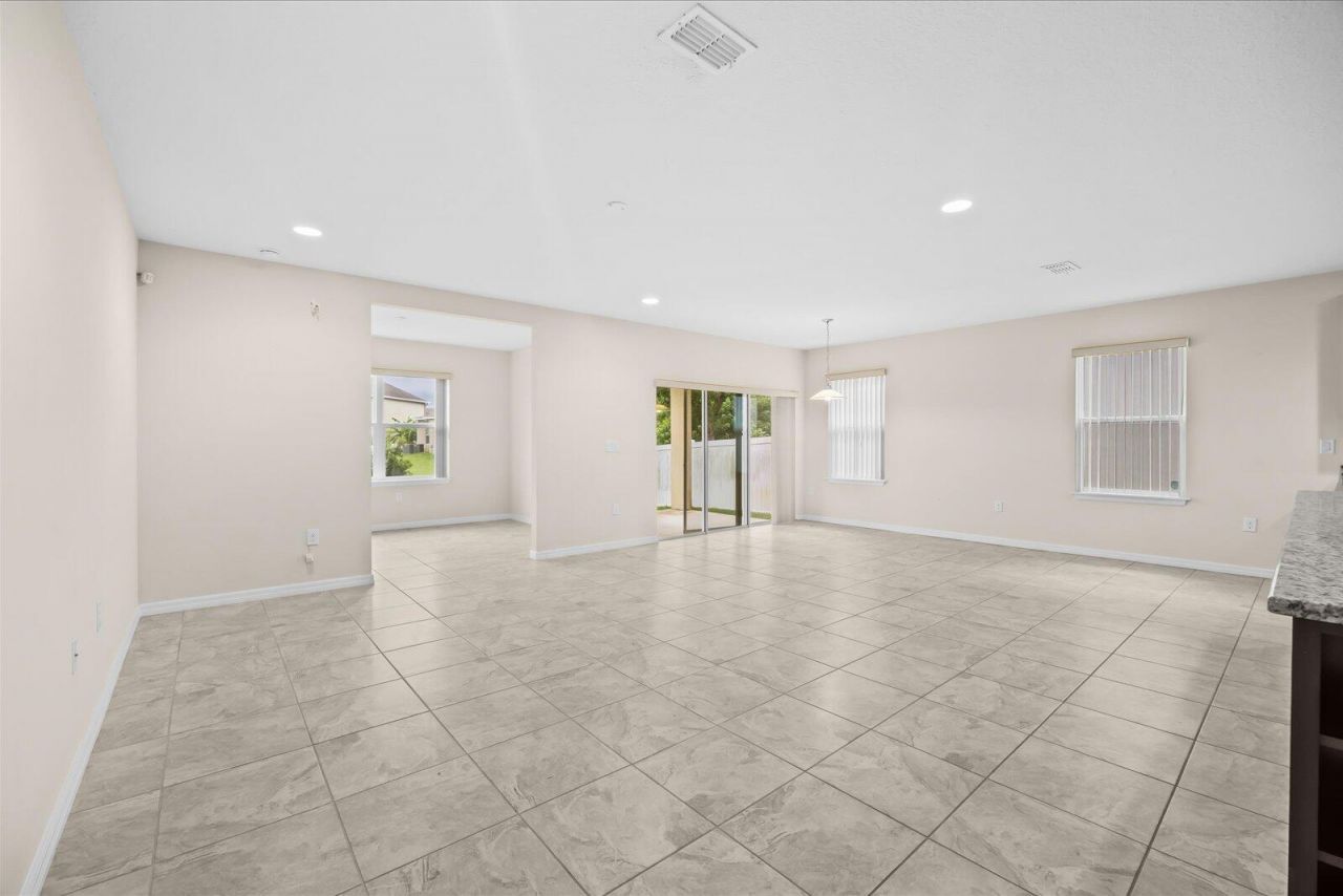5332 NW Wisk Fern Circle, Port Saint Lucie, FL 34986 Photo