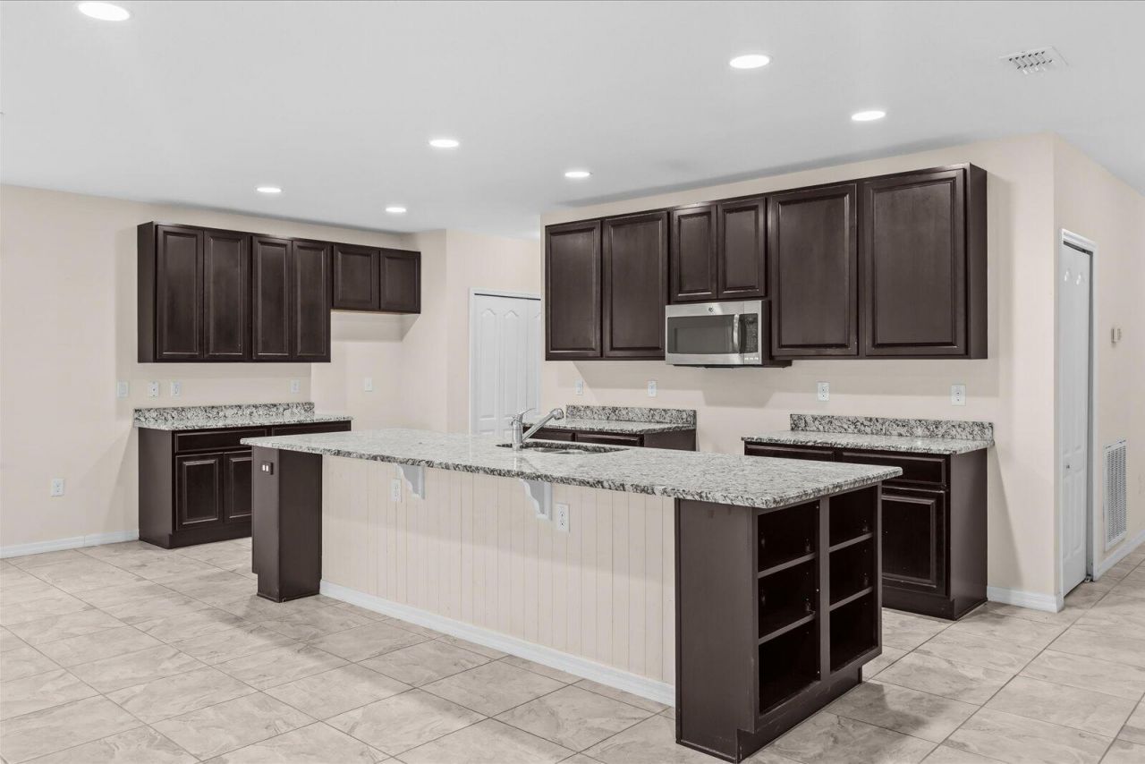 5332 NW Wisk Fern Circle, Port Saint Lucie, FL 34986 Photo