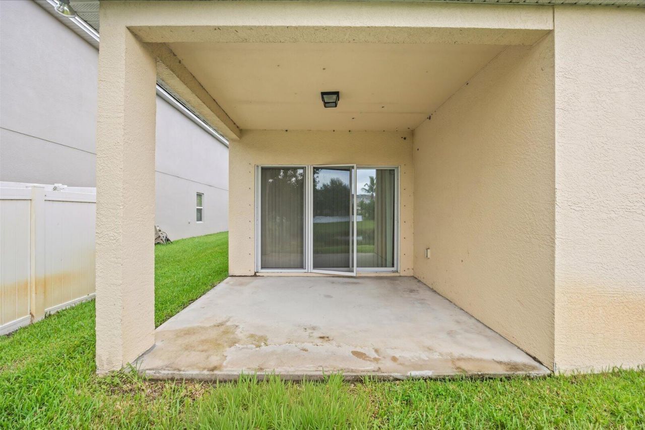 5332 NW Wisk Fern Circle, Port Saint Lucie, FL 34986 Photo