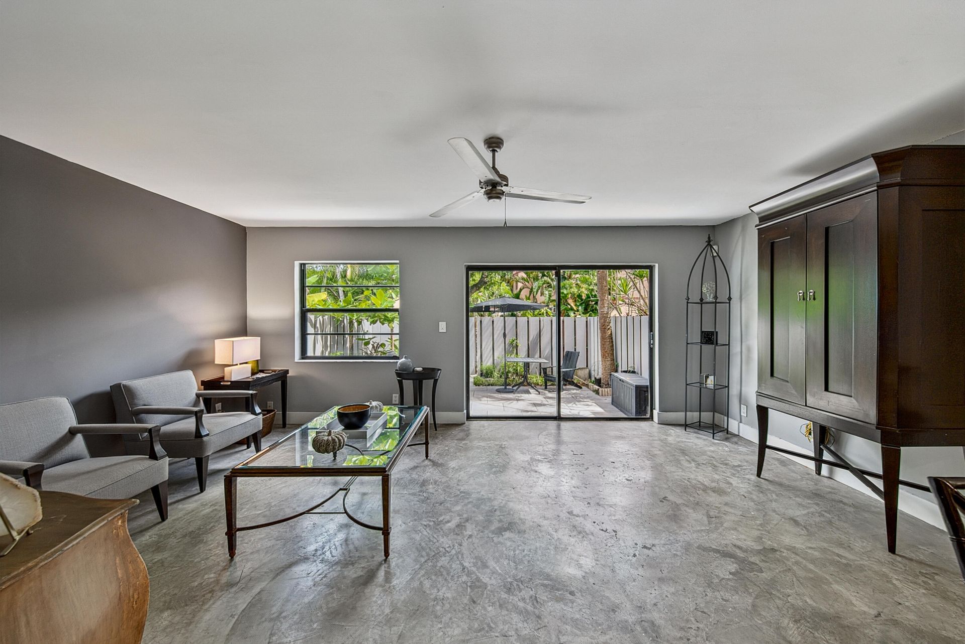 281 NE 16th Place, Unit 403, Fort Lauderdale, FL 33305 Photo