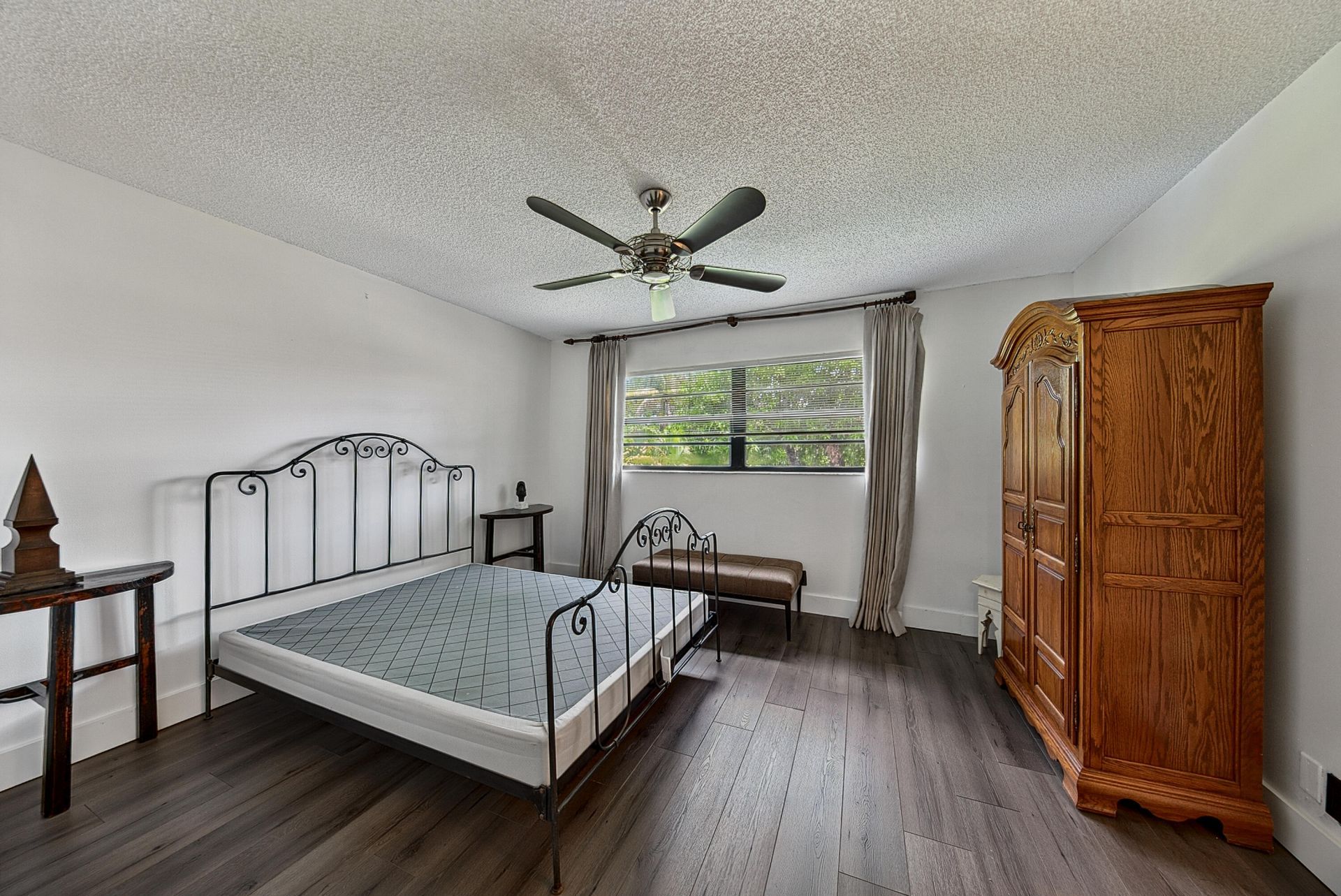 281 NE 16th Place, Unit 403, Fort Lauderdale, FL 33305 Photo