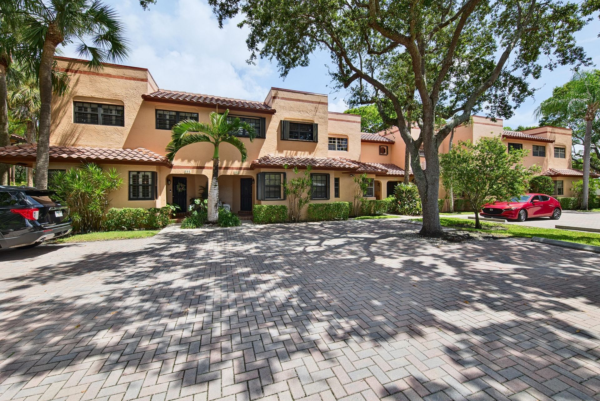 281 NE 16th Place, Unit 403, Fort Lauderdale, FL 33305 Photo