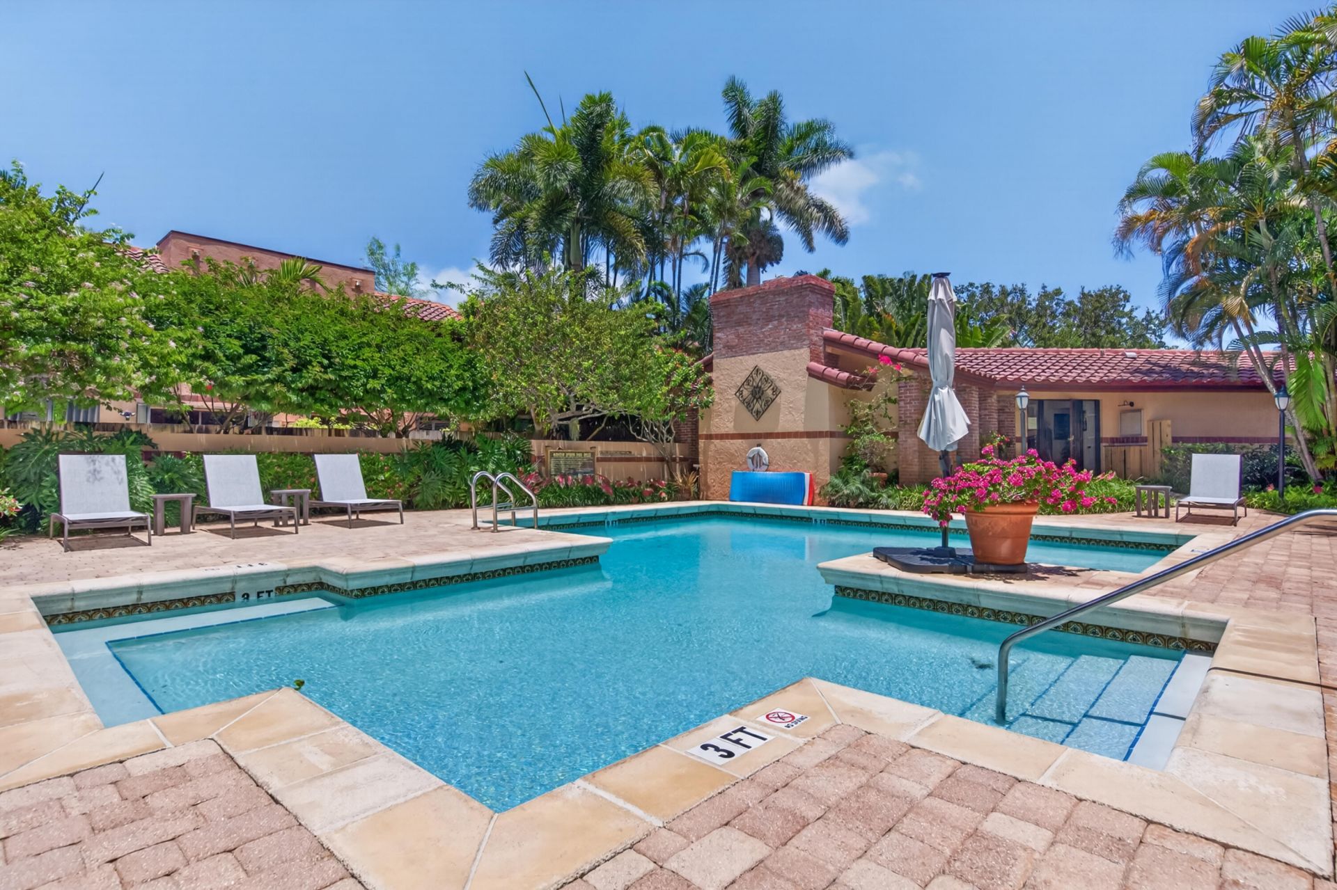 281 NE 16th Place, Unit 403, Fort Lauderdale, FL 33305 Photo