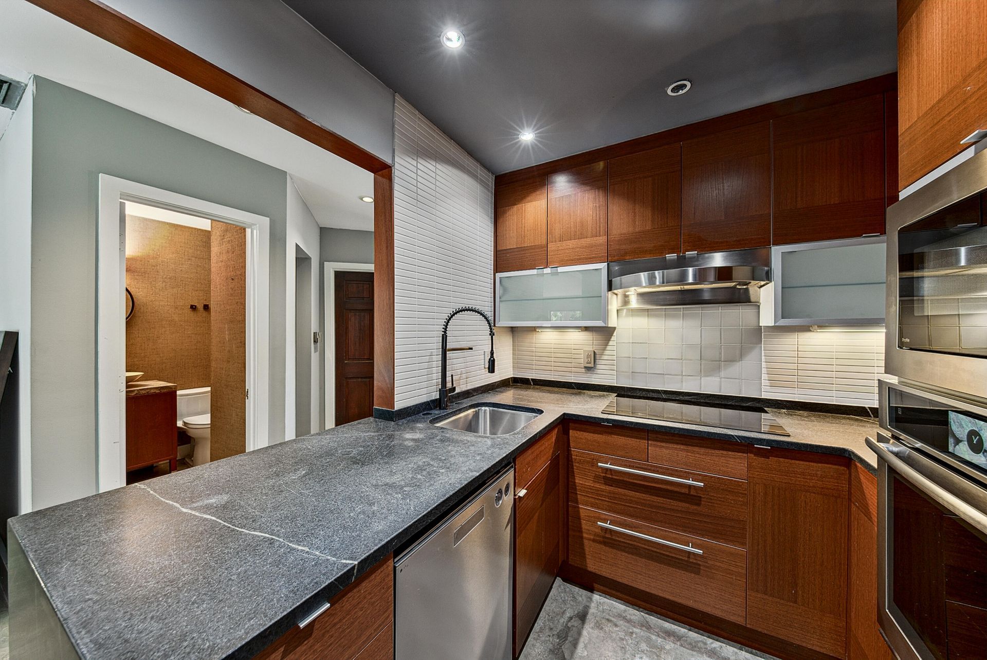 281 NE 16th Place, Unit 403, Fort Lauderdale, FL 33305 Photo