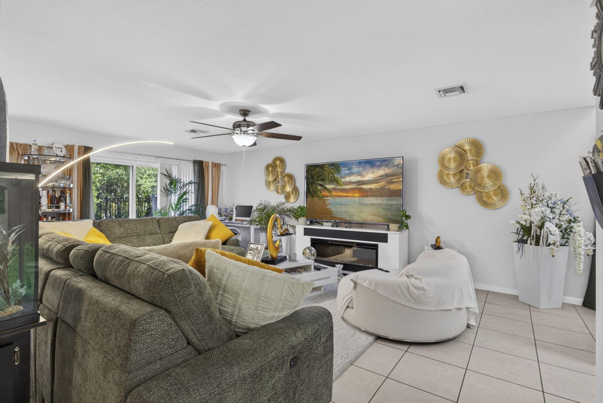 6021 Adriatic Way, West Palm Beach, FL 33413 Photo