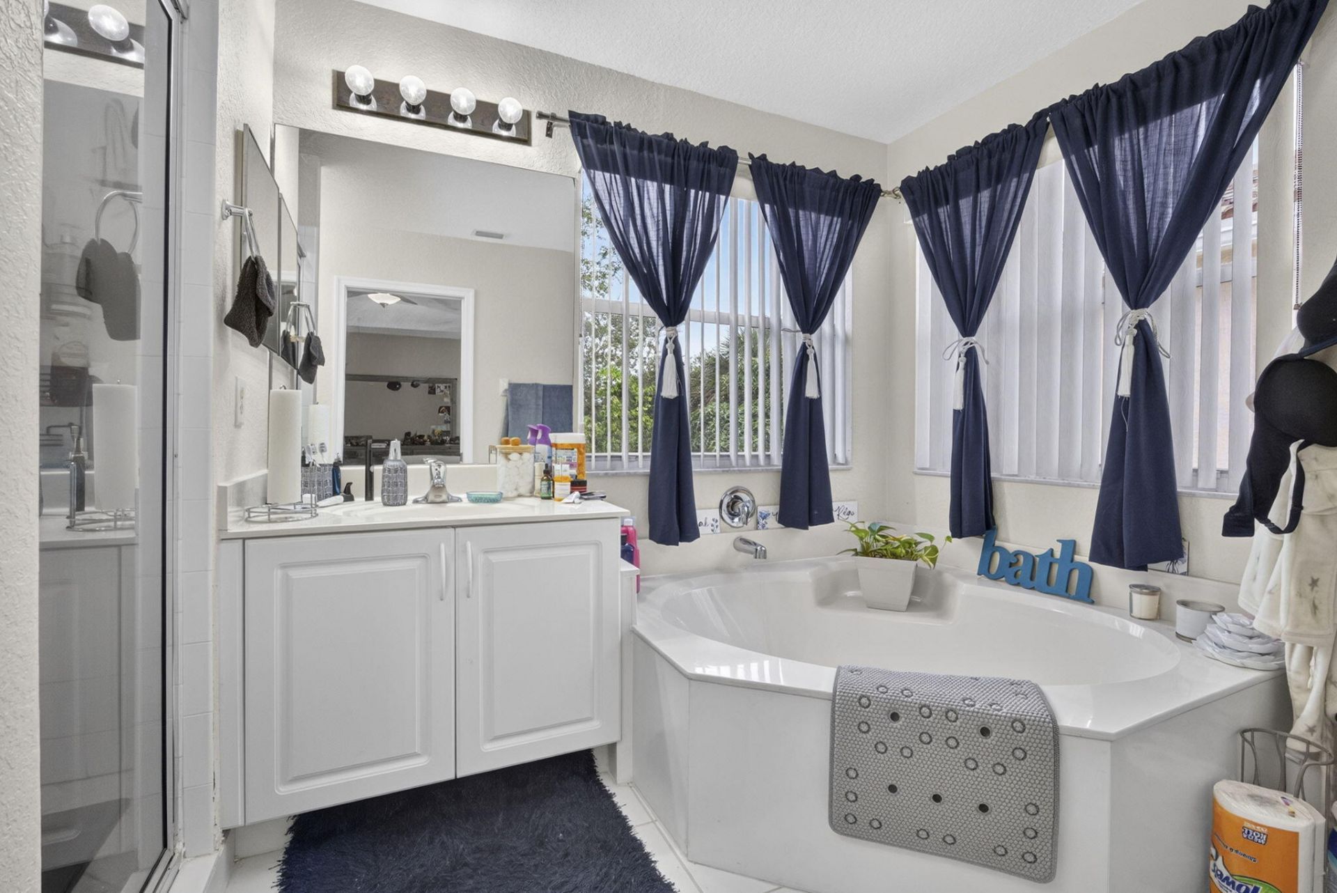 6021 Adriatic Way, West Palm Beach, FL 33413 Photo