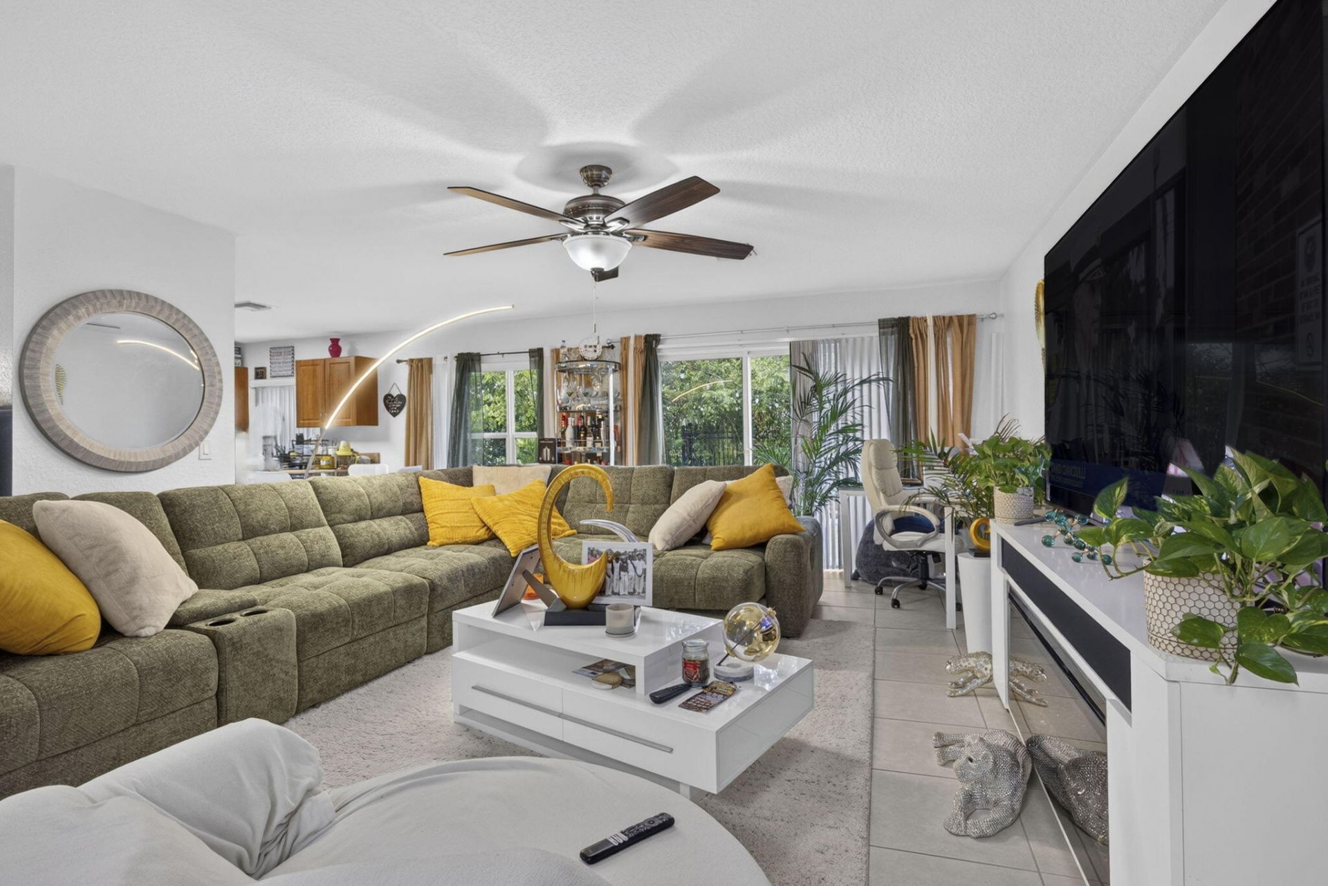 6021 Adriatic Way, West Palm Beach, FL 33413 Photo
