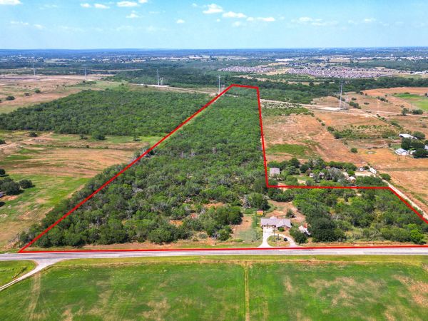 150 Fm 1303, Floresville, TX 78114