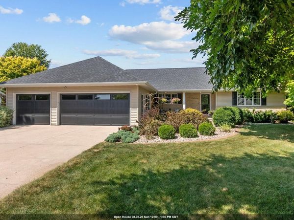 W7054 BLUEBLUFF WAY, Greenville, WI 54942
