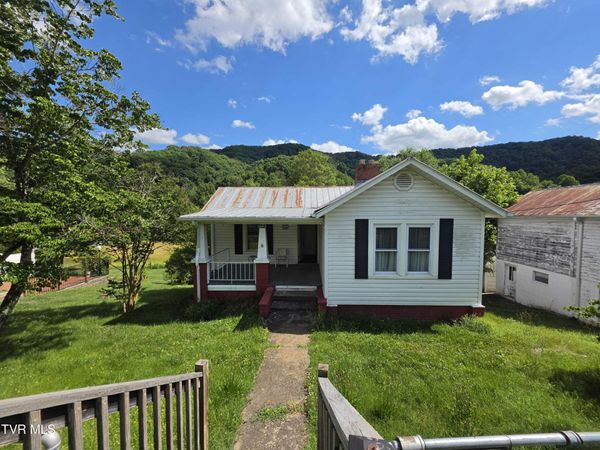 1043 West Jackson Street, Gate City, VA 24251