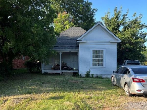1117 W Pennsylvania Avenue, Chickasha, OK 73018