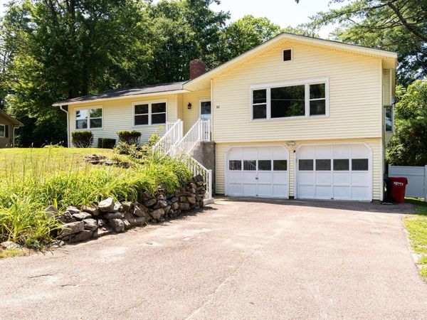 80 Birchwood Drive, Colchester, VT 05446