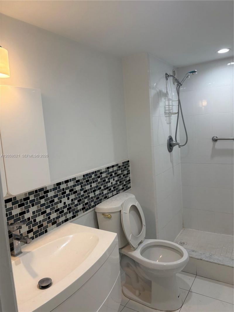 625 Biltmore Way, Unit 501, Coral Gables, FL 33134 Photo