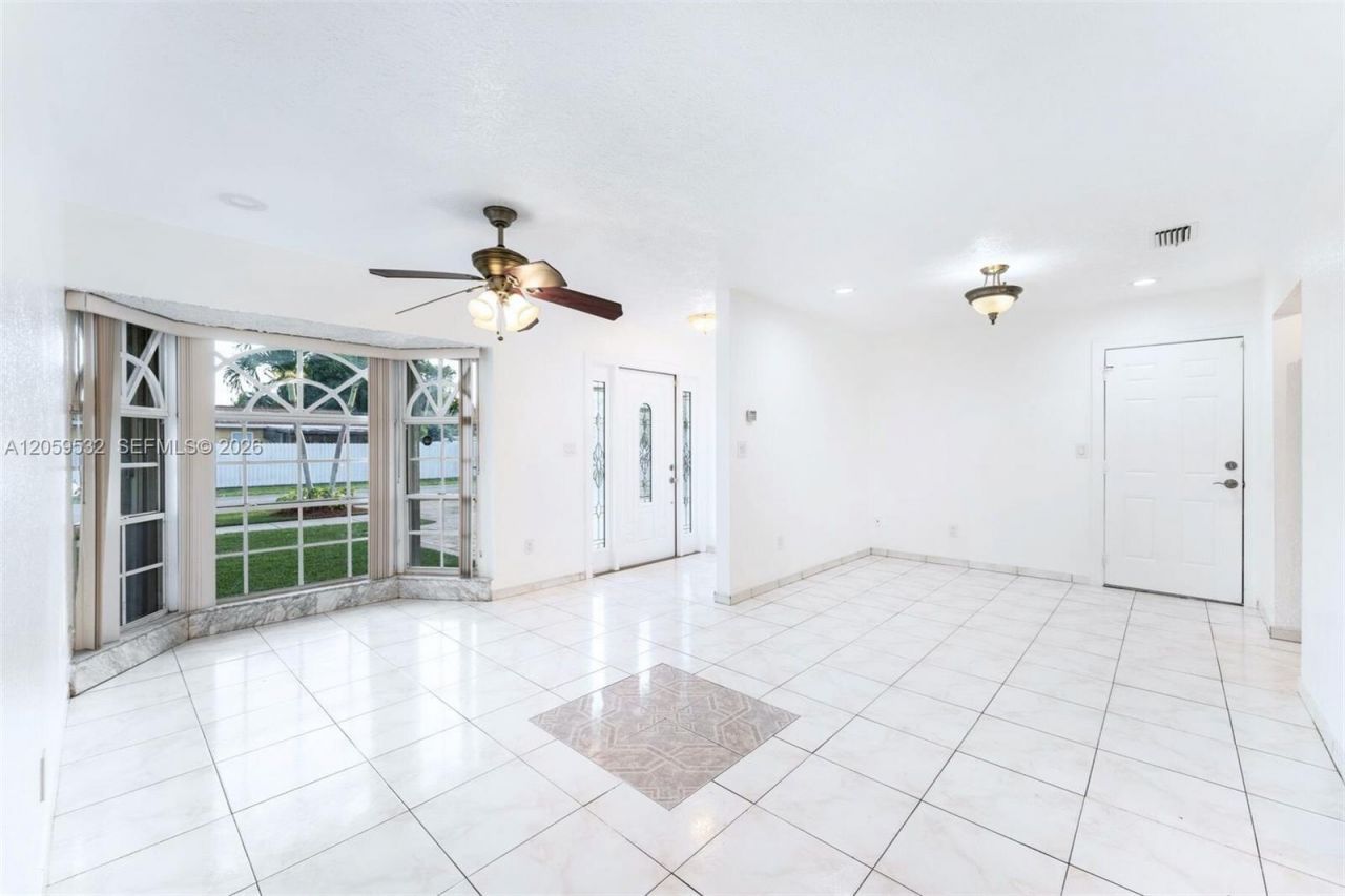10835 SW 152nd Ter, Miami, FL 33157 Photo