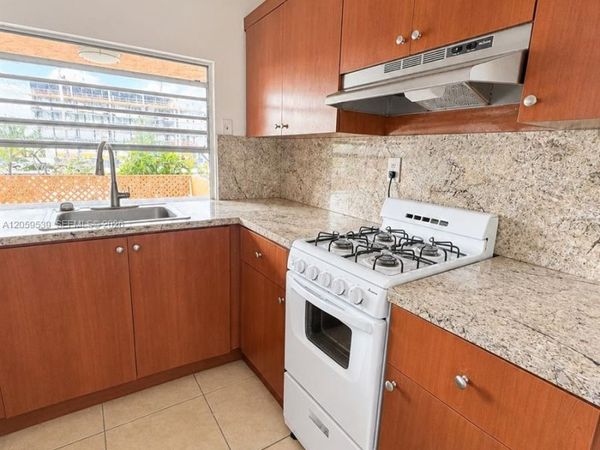 6850 W 14th Ct, Unit A24, Hialeah, FL 33014