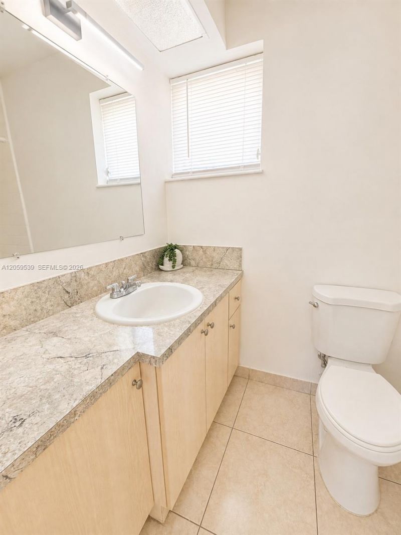6850 W 14th Ct, Unit A24, Hialeah, FL 33014 Photo