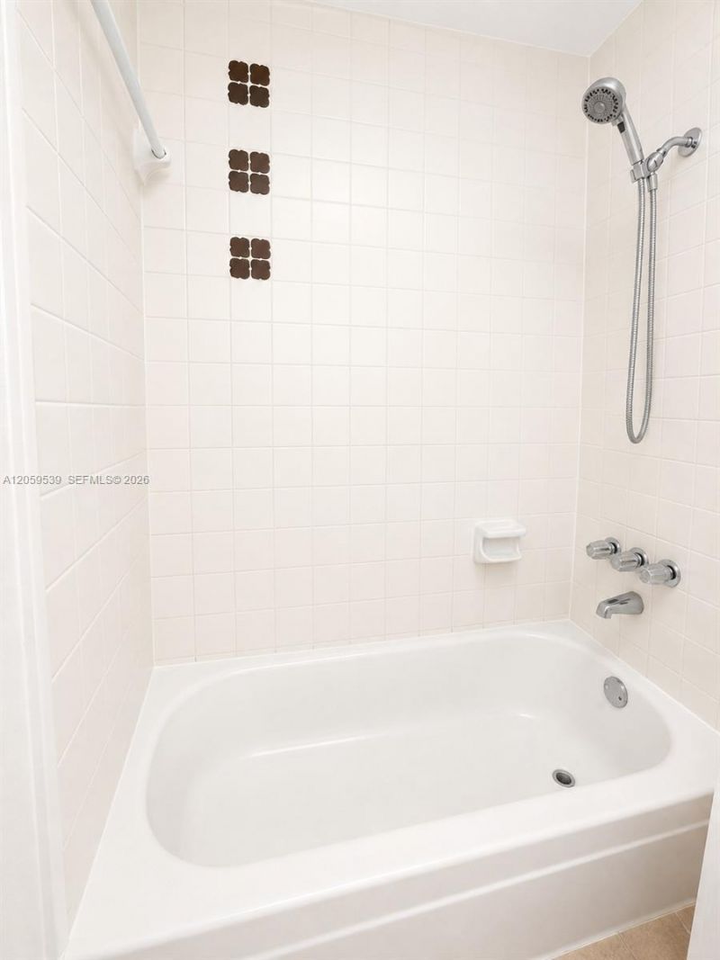 6850 W 14th Ct, Unit A24, Hialeah, FL 33014 Photo